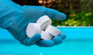 تصفیه شیمیایی آب استخر